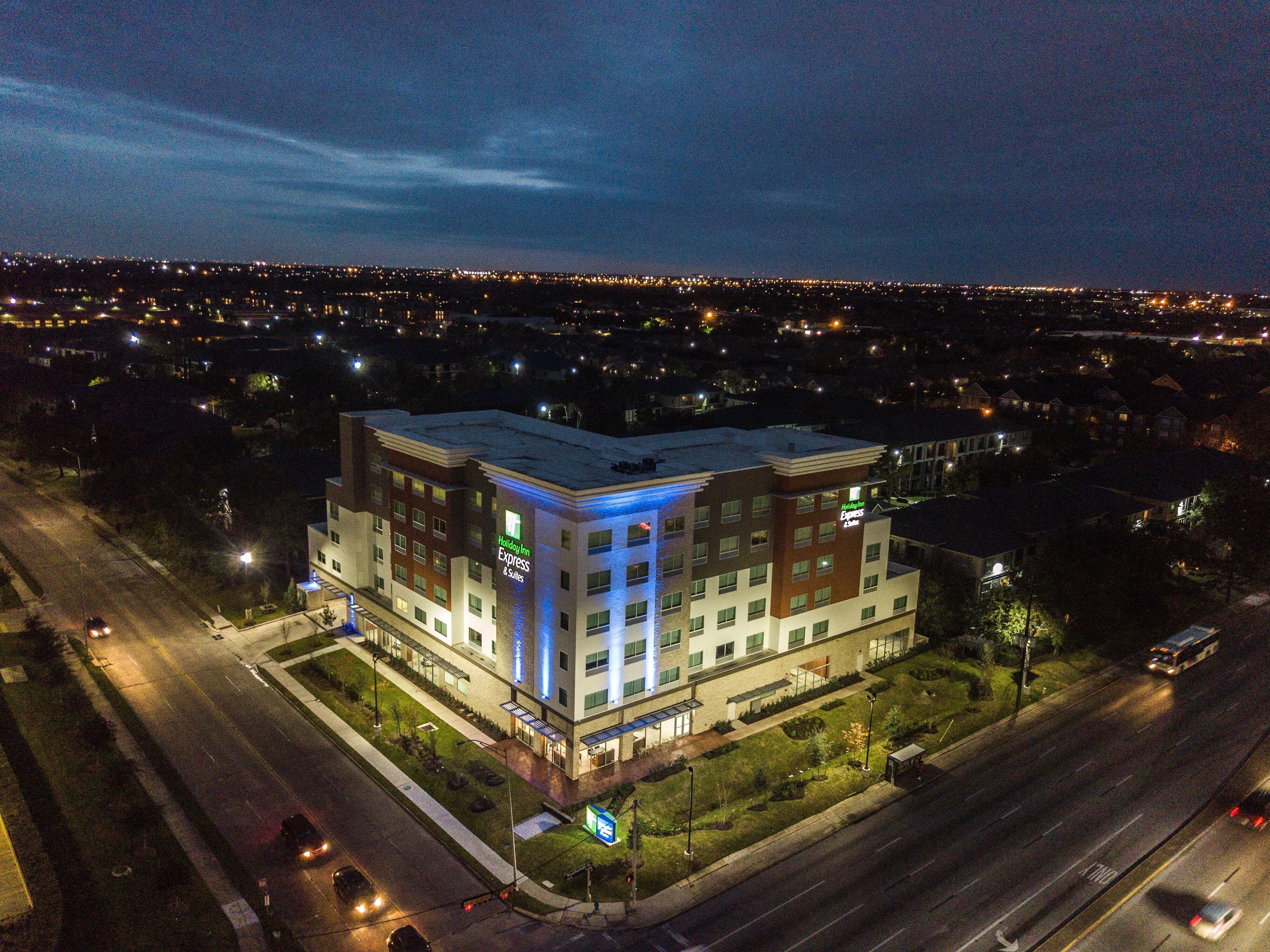 Holiday Inn Express & Suites - Houston Westchase - Westheimer By Ihg Exterior foto